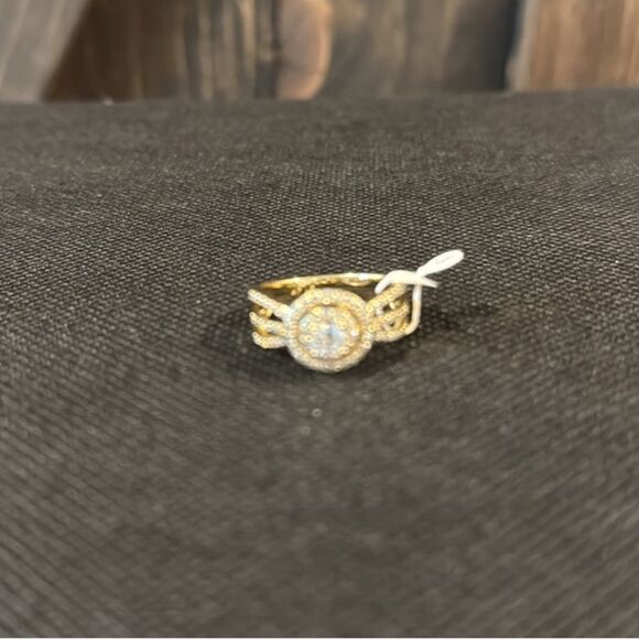 Elegant 14K Gold Plated Diamond Princess Ring - Picture 6 of 7